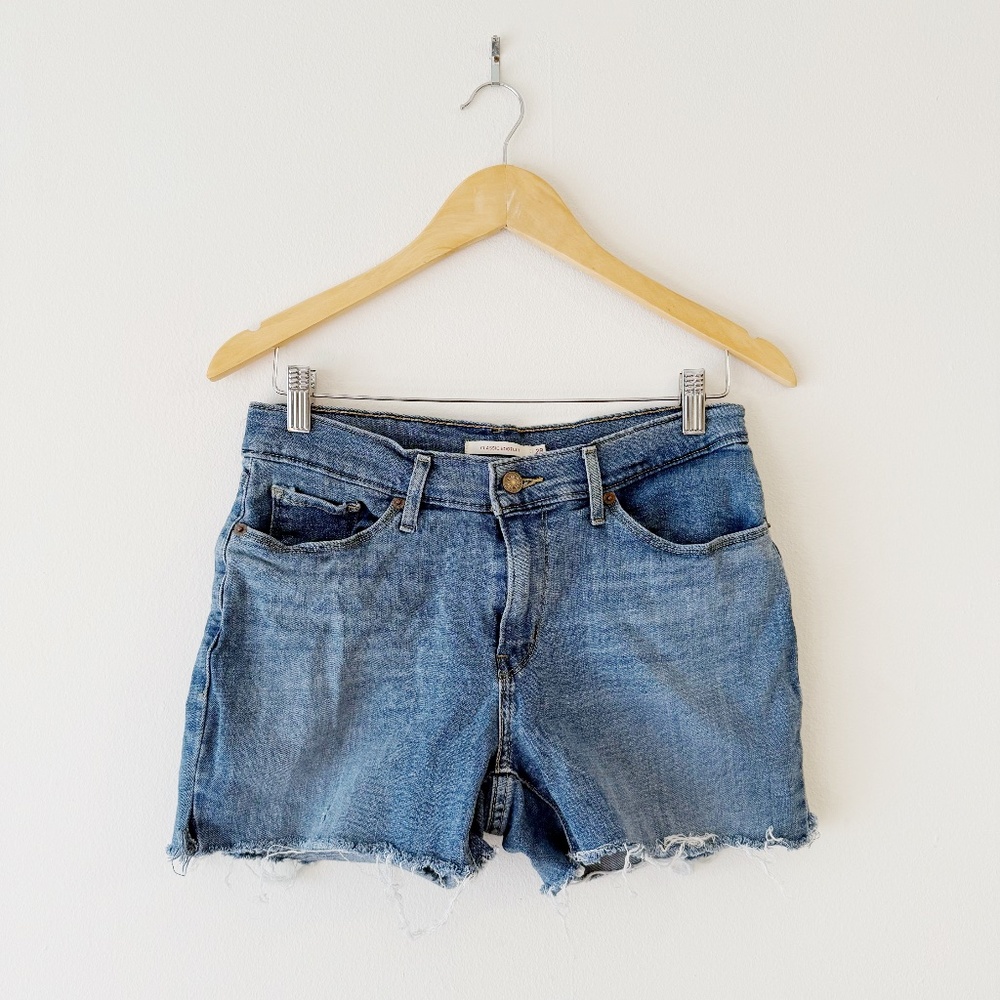 levi's light wash cut-off denim shorts
